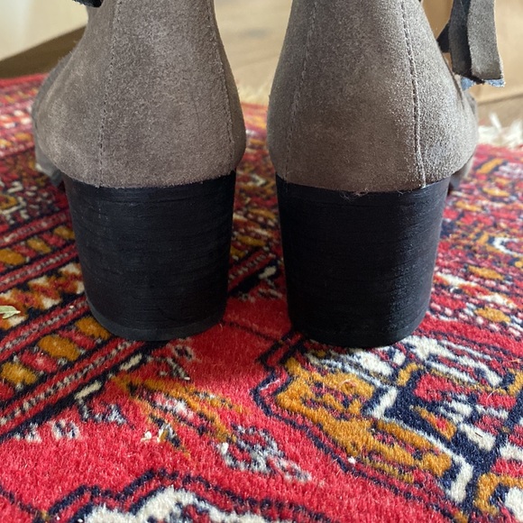 Banana Republic boots - Picture 4 of 4